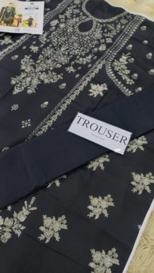 FREESIA Lawn Printed Suit With Printed Sleeves 3pc