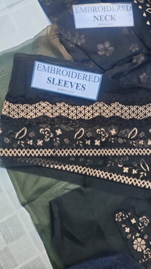 5a (8) IZNIK Lawn Printed Suit with Embroidered Daman Patch