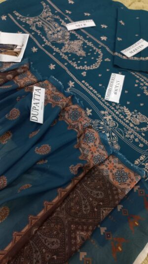 6 (5) MARIA B Full Heavy Embroidery Lawn 3pc Suit