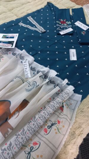 13 (9) URGE Lawn Embroidered 3pc Suit With Embroidered Sleeves