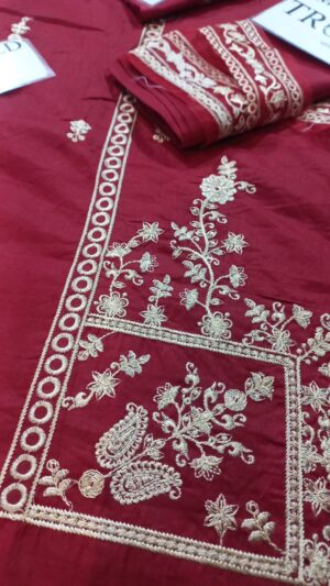 25 (6) URGE Lawn Embroidered Suit With Embroidered Daman